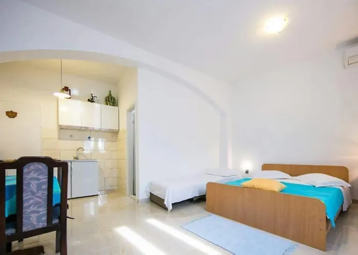 Seafront Jurkovica Apartman Komiza